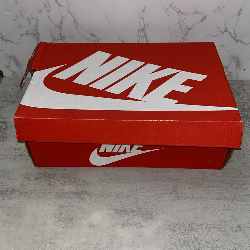 MENS Black and White Suede Nike - Picture 11 of 12